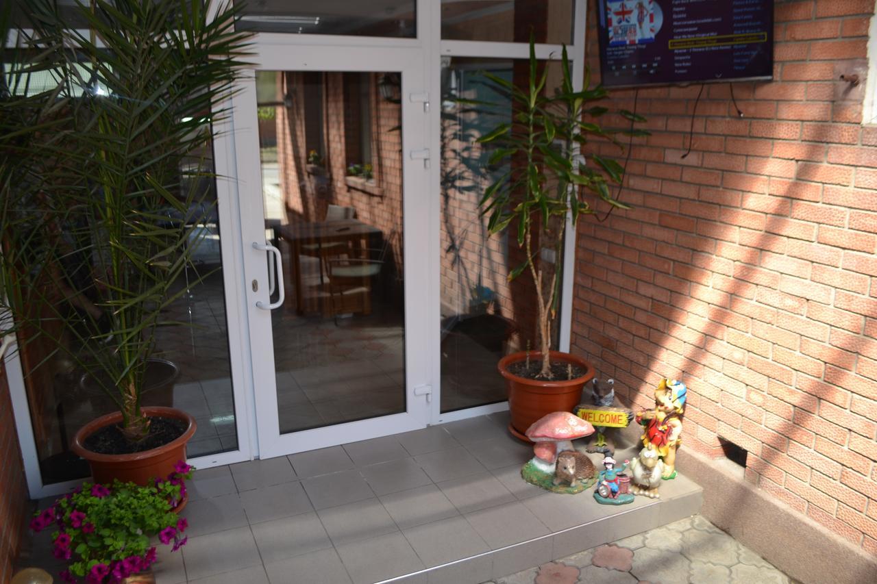 Like Home Hostel Tiraspol Dış mekan fotoğraf